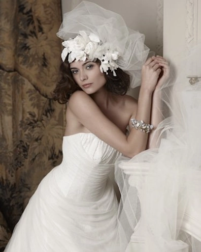 Bride with short brown hair.